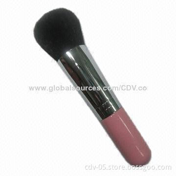 Makeup powder brush, made of wooden handle and goat bristles